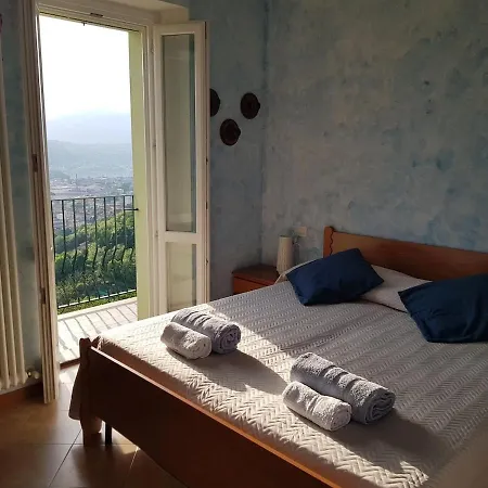 Appartamento Il Palazzo With A View Of The And Nature *