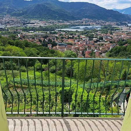 Il Palazzo With A View Of The And Nature