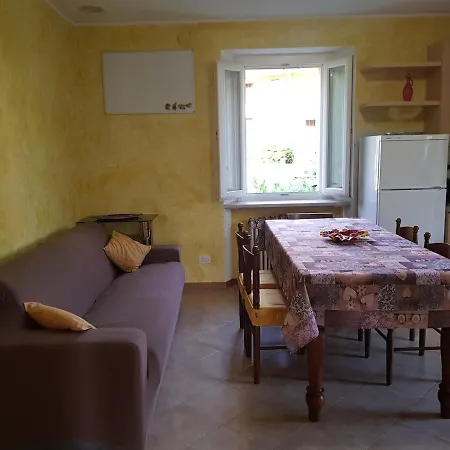 Daire Il Palazzo With A View Of The And Nature