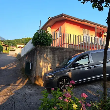 Daire Il Palazzo With A View Of The And Nature Calolziocorte